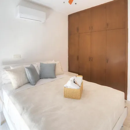 Willa Argyro Ajia Napa