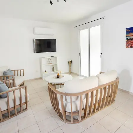 Argyro איה נאפה