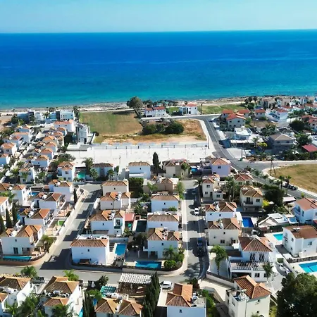 Argyro Vila *